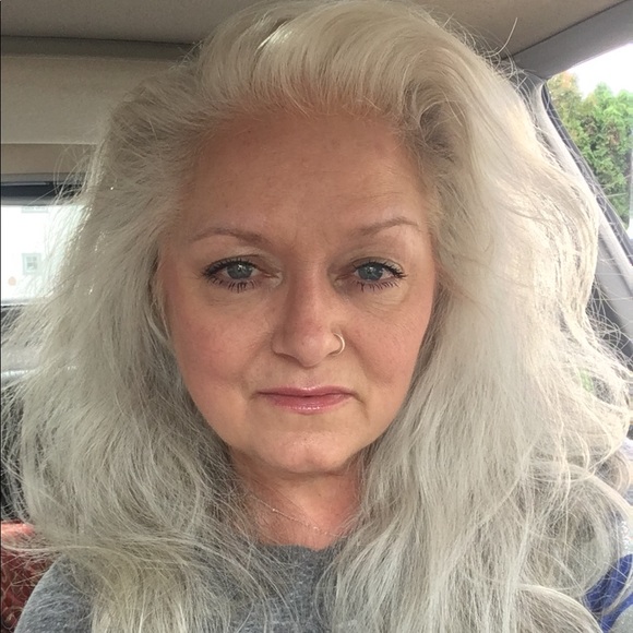 Meet your Posher, Lisa - Picture 2 of 2